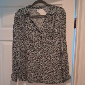 croft & barrow Blue and White Floral V-Neck Long Sleeve Blouse